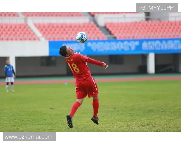 提升球技从基础开始 掌握五大足球技巧突破个人极限